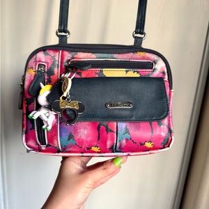 Soft multi-compartments crossbody